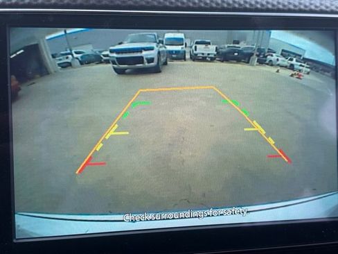 Used 2024 Nissan Kicks SV image 9