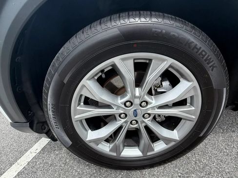 Used 2021 Ford Explorer XLT w/ Equipment Group 202A RWD image 26