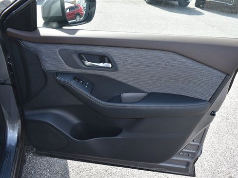 Used 2023 Nissan Rogue SV AWD/4WD image 28