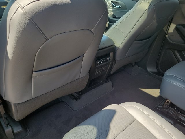 Used 2020 Chevrolet Traverse Premier FWD image 9