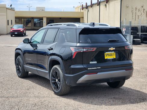 Used 2025 Chevrolet Equinox LT w/ Convenience Package II AWD/4WD image 3