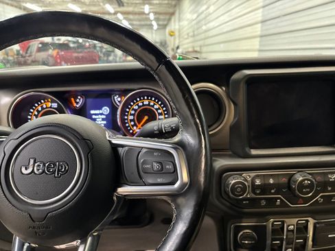 Used 2020 Jeep Gladiator Sport w/ Quick Order Package 24S image 15