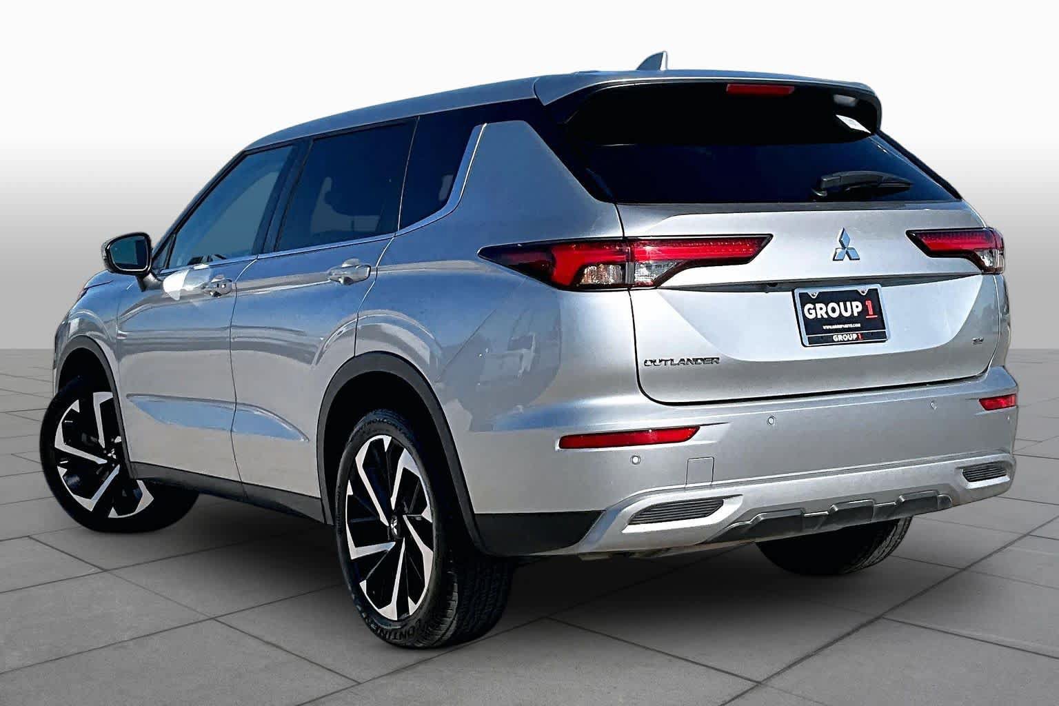 Used 2022 Mitsubishi Outlander SE AWD/4WD image 12