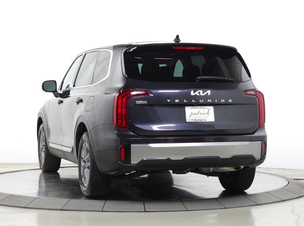 Used 2025 Kia Telluride LX FWD image 6