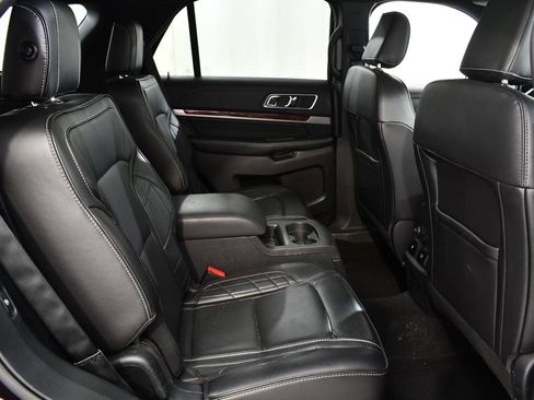 Used 2019 Ford Explorer Platinum AWD/4WD image 19