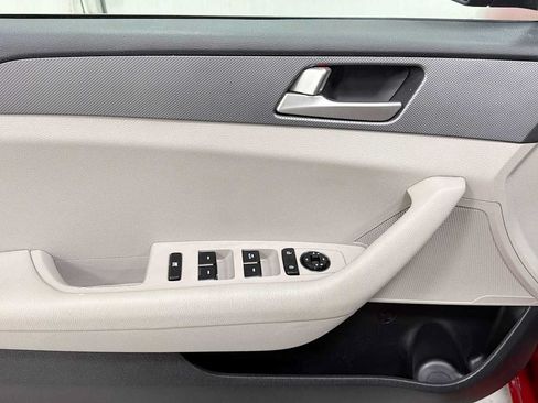 Used 2015 Hyundai Sonata SE FWD image 15