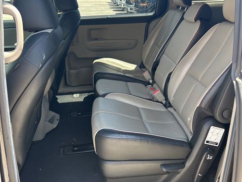 Used 2020 Kia Sedona EX FWD image 12