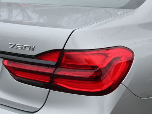 Used 2016 BMW 750i xDrive image 41