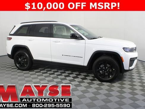New 2026 Jeep Grand Cherokee Altitude AWD/4WD image 1