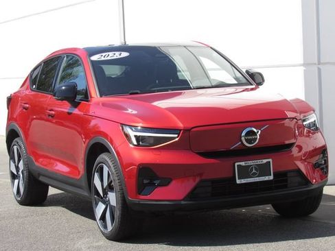 Used 2023 Volvo C40 P8 Recharge Ultimate w/ Protection Package Premier AWD/4WD image 2