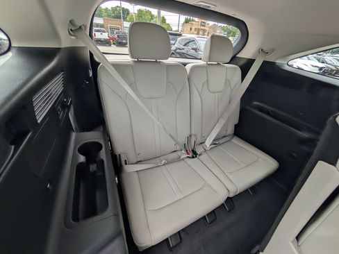 Used 2024 Kia Sorento S FWD image 12