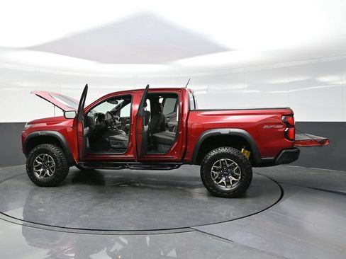 Used 2024 Chevrolet Colorado ZR2 w/ ZR2 Convenience Package III AWD/4WD image 40