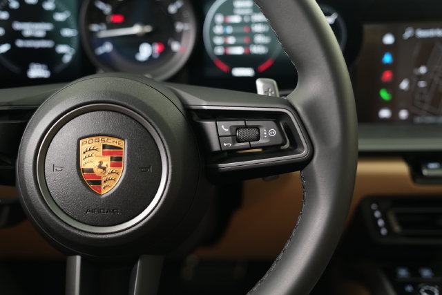 Certified 2023 Porsche 911 Carrera RWD image 29