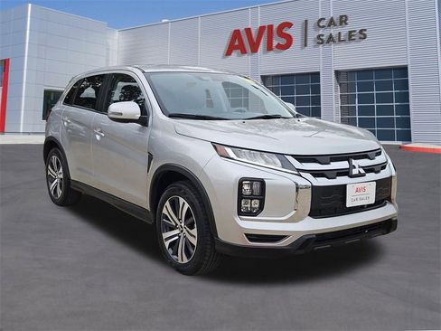 Used 2025 Mitsubishi Outlander Sport SE image 9