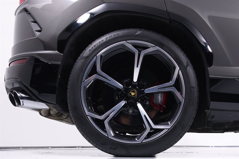 Used 2021 Lamborghini Urus AWD/4WD image 16