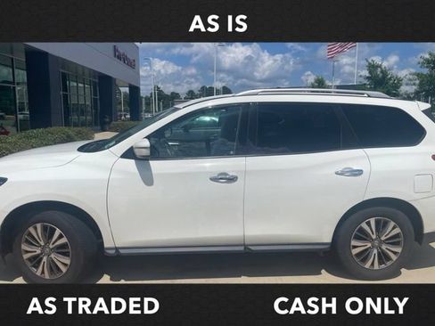 Used 2019 Nissan Pathfinder SV FWD image 5