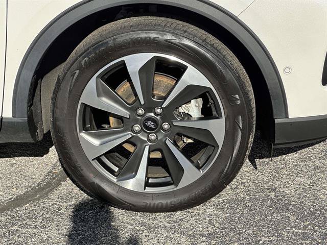 Used 2023 Ford Escape Platinum w/ Premium Technology Package AWD/4WD image 32