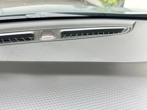 Used 2025 Chevrolet Trax LT image 18