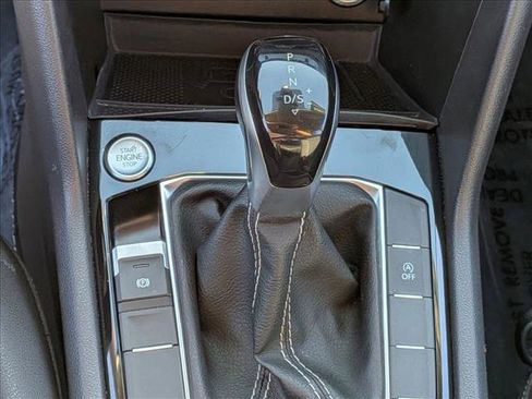 Used 2024 Volkswagen Taos SE image 12