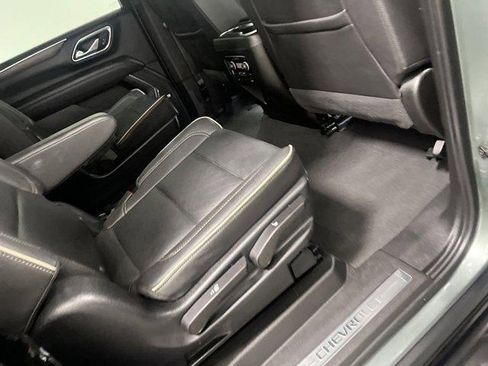 Used 2023 Chevrolet Suburban Premier AWD/4WD image 16