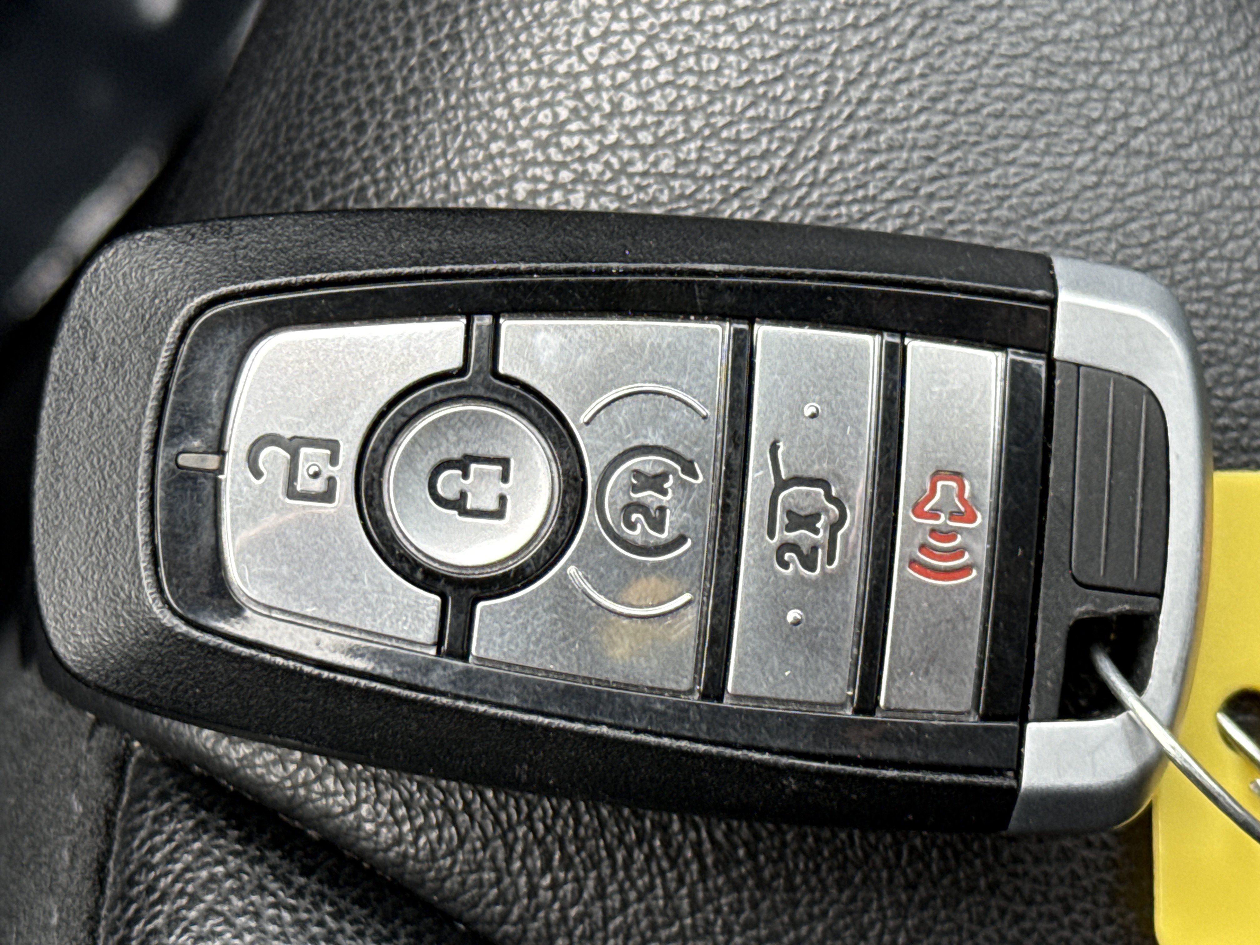 Used 2022 Ford Edge Titanium AWD/4WD image 28