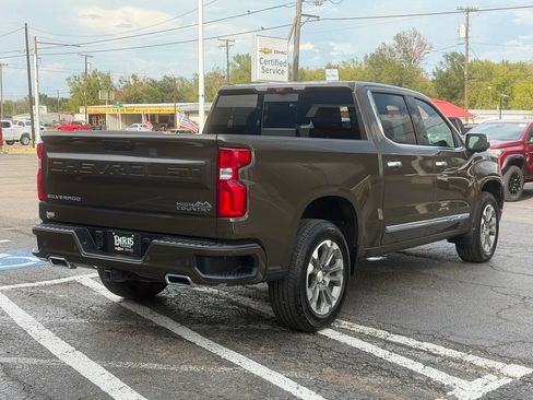 Used 2023 Chevrolet Silverado 1500 High Country w/ Technology Package AWD/4WD image 7