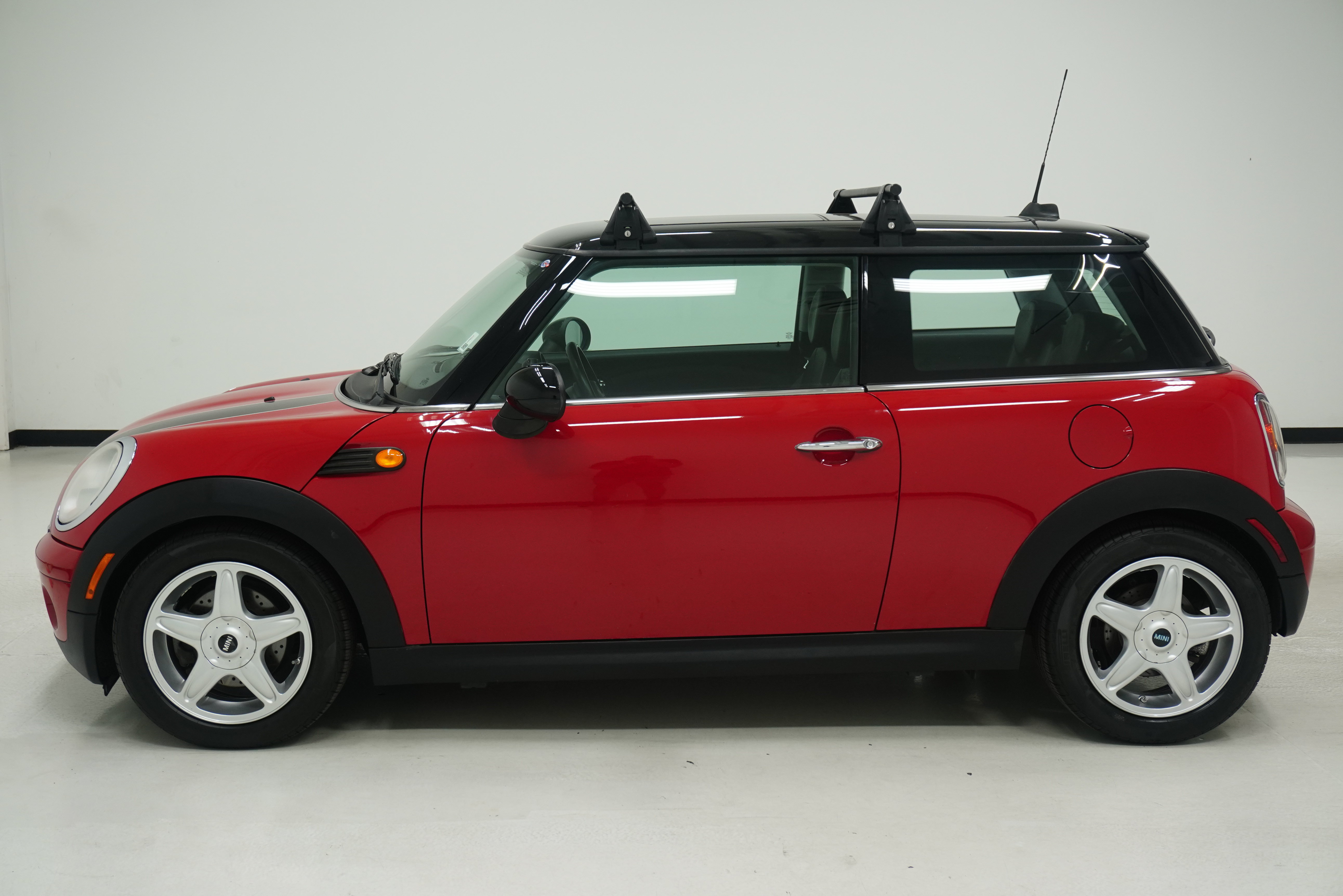Used 2009 MINI Cooper Hardtop FWD image 7