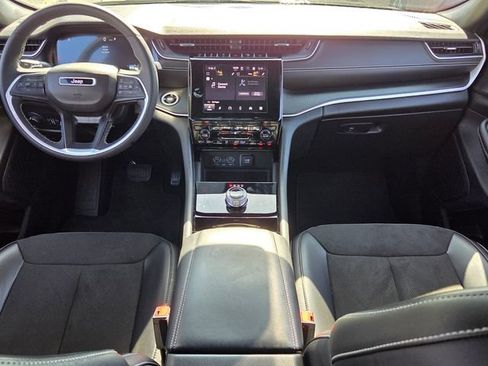 Certified 2023 Jeep Grand Cherokee Altitude AWD/4WD image 12