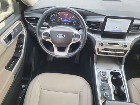 Used 2022 Ford Explorer XLT w/ Equipment Group 202A image 15