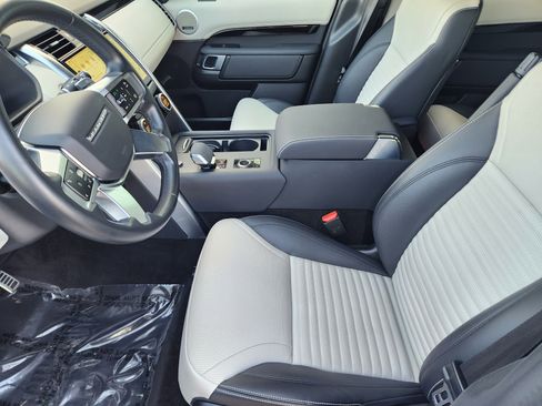 Certified 2023 Land Rover Discovery S R-Dynamic image 14