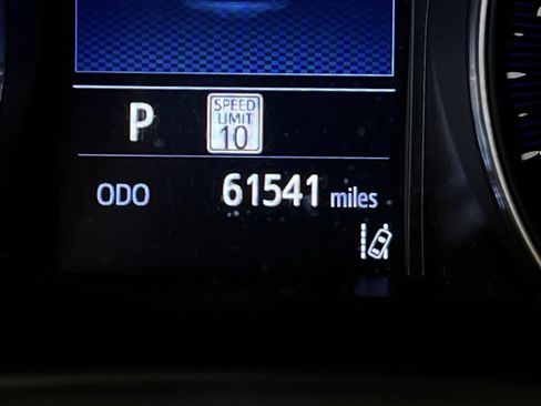 Used 2021 Toyota C-HR XLE FWD image 11