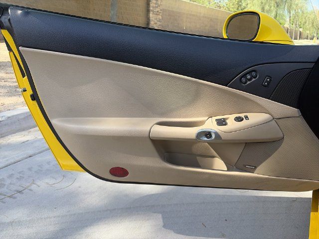 Used 2005 Chevrolet Corvette Coupe w/ Preferred Equipment Group RWD image 18