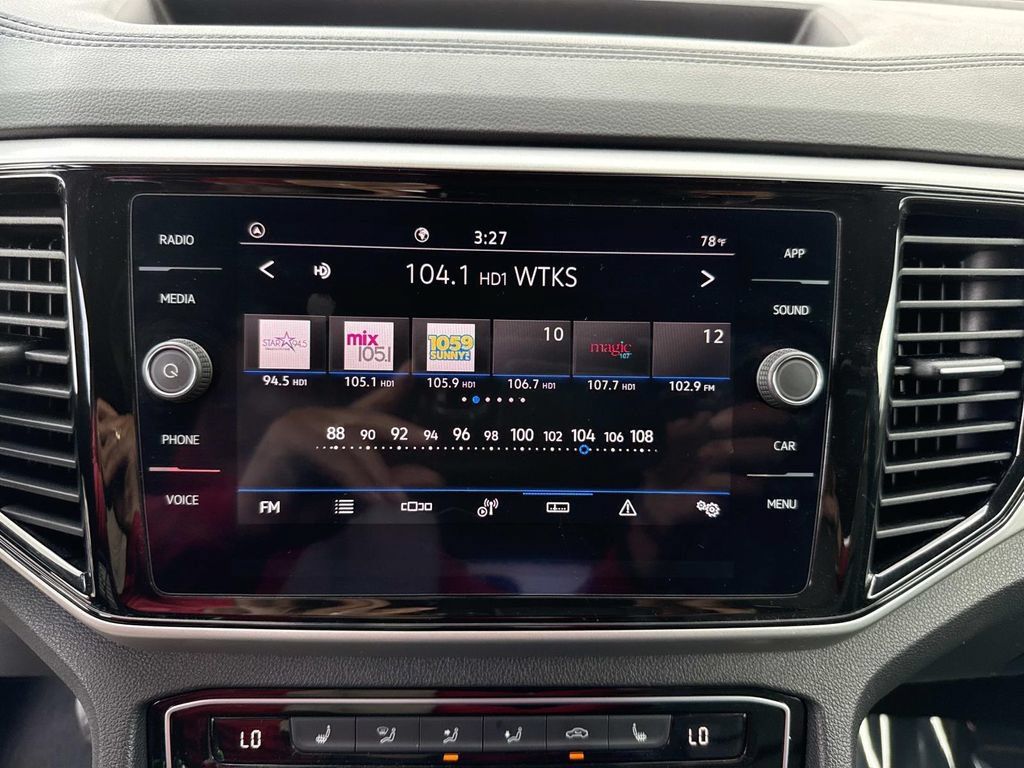 Used 2022 Volkswagen Atlas Cross Sport SE FWD image 29