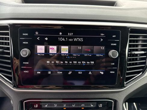 Used 2022 Volkswagen Atlas Cross Sport SE FWD image 29