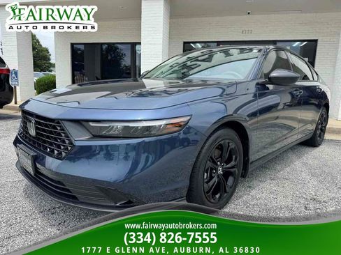 Used 2025 Honda Accord SE image 2