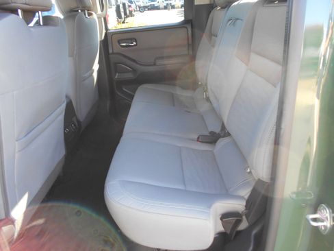 Used 2022 Nissan Frontier SV image 9