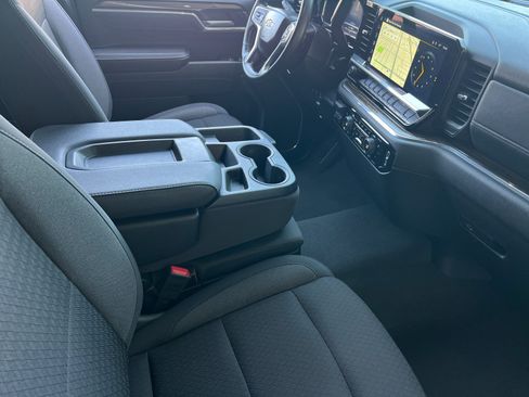 Used 2025 Chevrolet Silverado 1500 LT AWD/4WD image 15