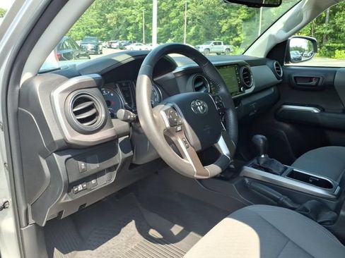 Used 2023 Toyota Tacoma SR5 w/ Technology Package RWD image 14