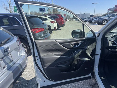 Used 2021 Subaru Forester Touring image 17