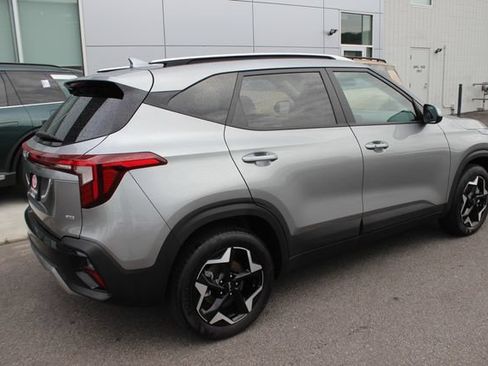Used 2025 Kia Seltos S AWD/4WD image 29