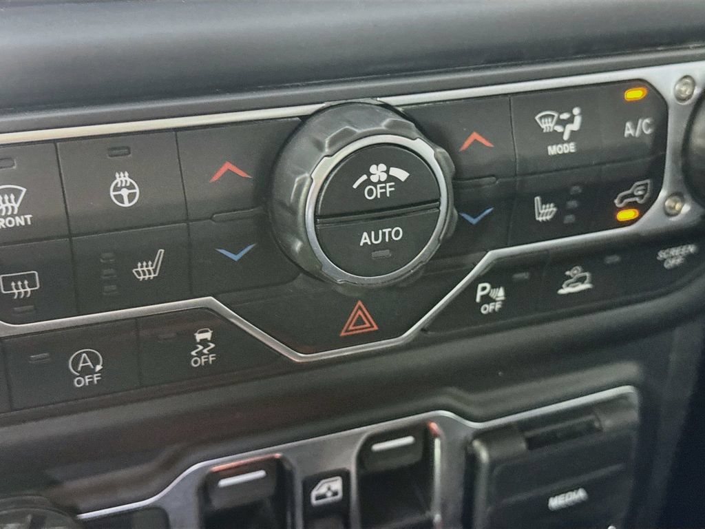 Used 2021 Jeep Wrangler Unlimited Rubicon AWD/4WD image 19