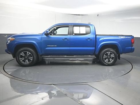 Used 2016 Toyota Tacoma TRD Sport w/ Premium & Technology Package RWD image 5