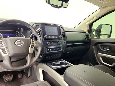 Used 2023 Nissan Titan SV w/ SV Convenience Package AWD/4WD image 12