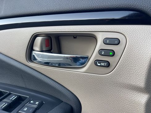 Certified 2017 Honda Pilot Touring image 24