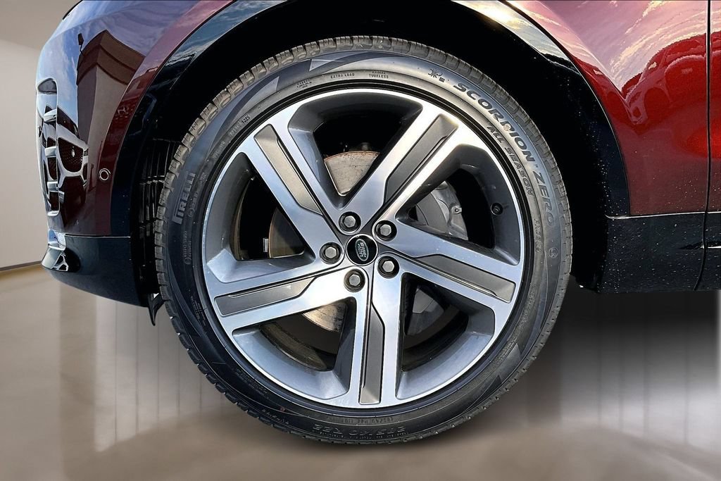 New 2026 Land Rover Discovery Limited Edition AWD/4WD image 14