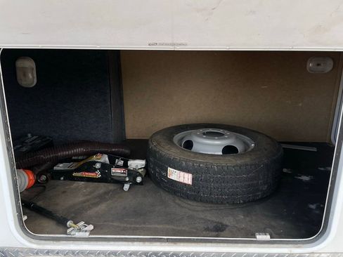 Used 2013 Ford E-450 and Econoline 450 Super Duty w/ Motorhome Prep Pkg image 23