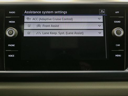 Certified 2022 Volkswagen Taos SE w/ Panoramic Sunroof Package image 33