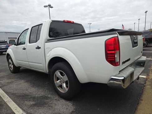 Used 2013 Nissan Frontier SV image 4