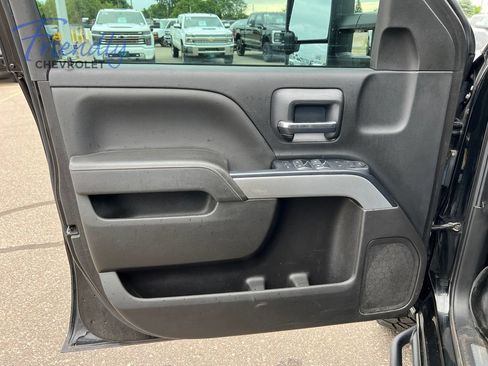 Used 2017 Chevrolet Silverado 1500 LT w/ All Star Edition AWD/4WD image 22