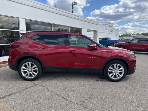Used 2020 Chevrolet Blazer LT w/ Sound & Technology Package AWD/4WD image 2